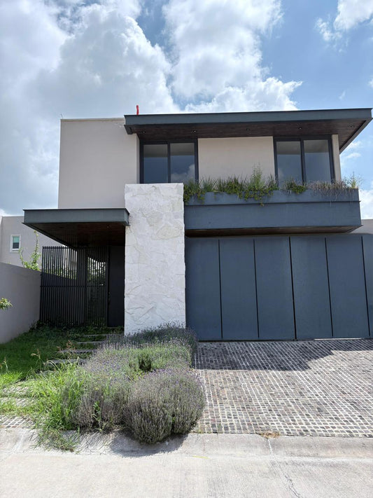 Casa- Condominio XIV  El Molino Residencial