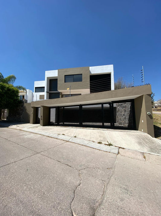 Casa- Gran Jardin Cerezos