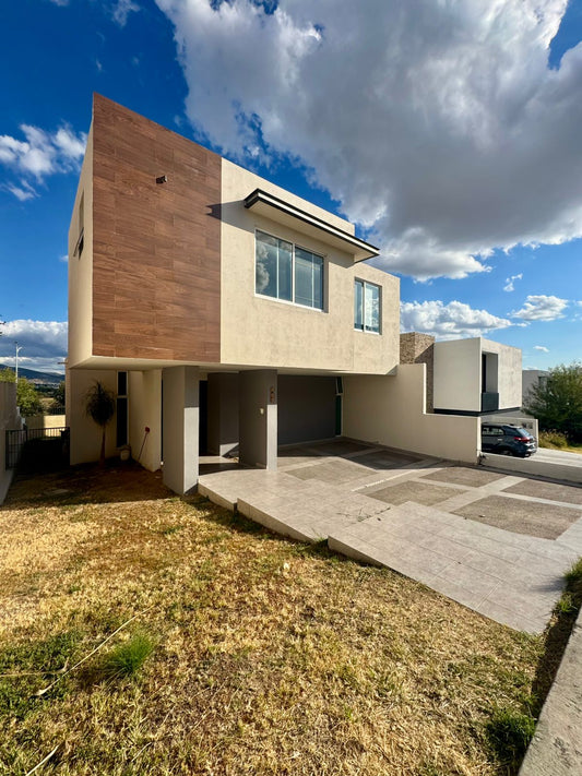 Casa - Lomas del Molino I