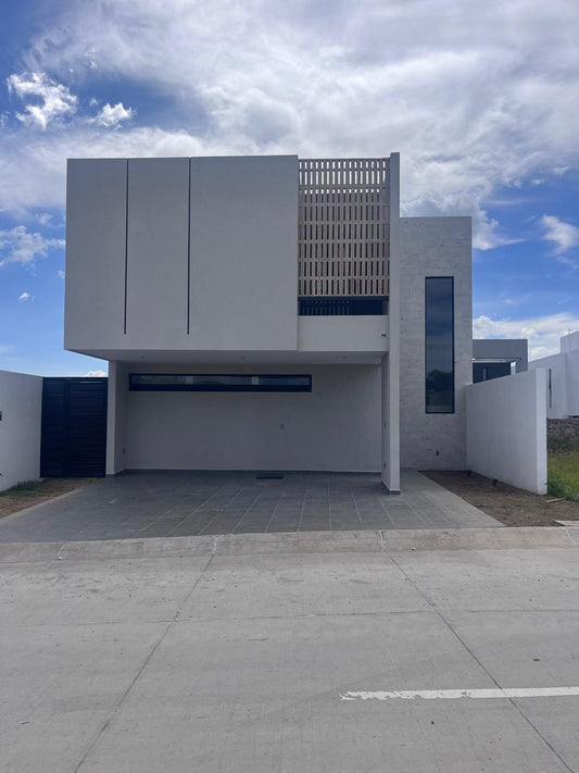 Casa - Lomas del Molino V